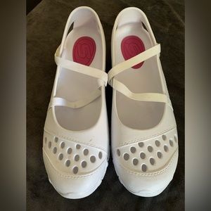 White Skechers